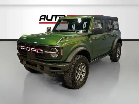 Used 2023 Ford Bronco Badlands AWD/4WD image 3