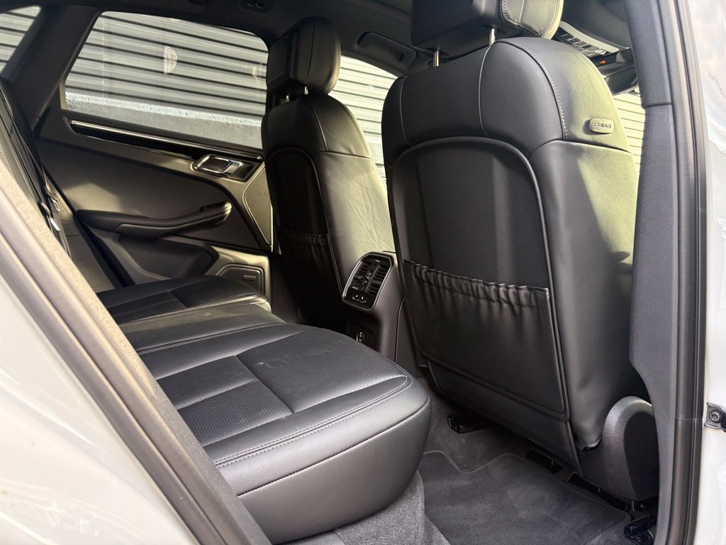 Certified 2026 Porsche Macan S AWD/4WD image 19