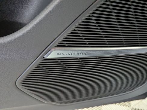 Used 2023 Audi Q8 Premium Plus w/ Premium Plus Package image 17