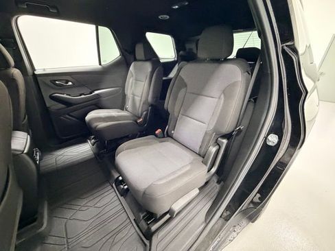 Used 2023 Chevrolet Traverse LT FWD image 24