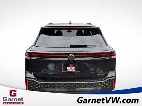 New 2026 Volkswagen Tiguan SE R-Line image 4