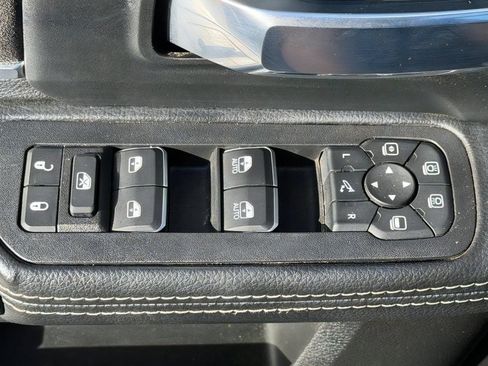 Used 2025 RAM 2500 Laramie AWD/4WD image 17