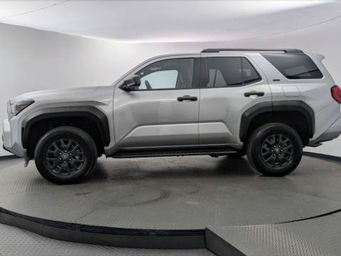 Used 2025 Toyota 4Runner SR5 AWD/4WD image 3