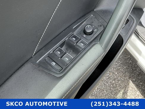 Used 2024 Volkswagen Tiguan SE FWD image 21