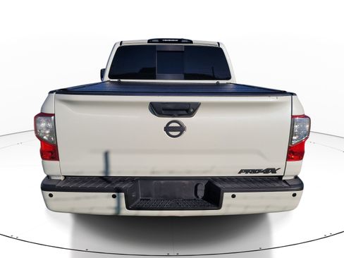 Used 2018 Nissan Titan PRO-4X w/ Pro-4x Convenience Package image 5