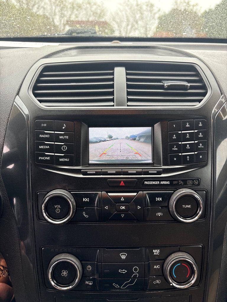 Used 2018 Ford Explorer FWD image 17