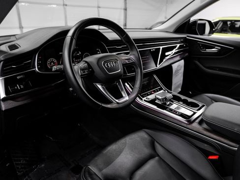 Used 2023 Audi Q8 Prestige image 3