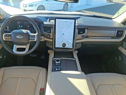 Used 2024 Ford Expedition Limited image 36