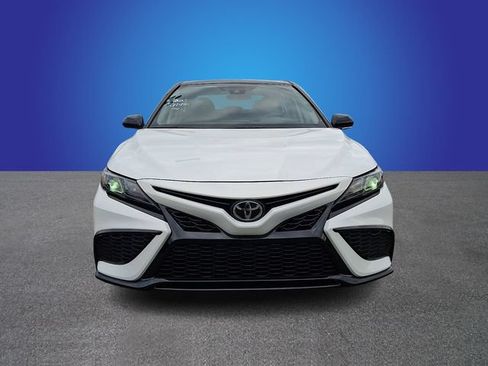Used 2023 Toyota Camry SE FWD image 3