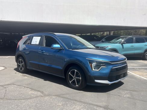 Certified 2025 Kia Niro EX FWD image 31