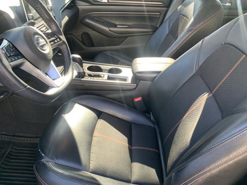 Used 2021 Nissan Altima 2.5 SR w/ SR Premium Package image 25