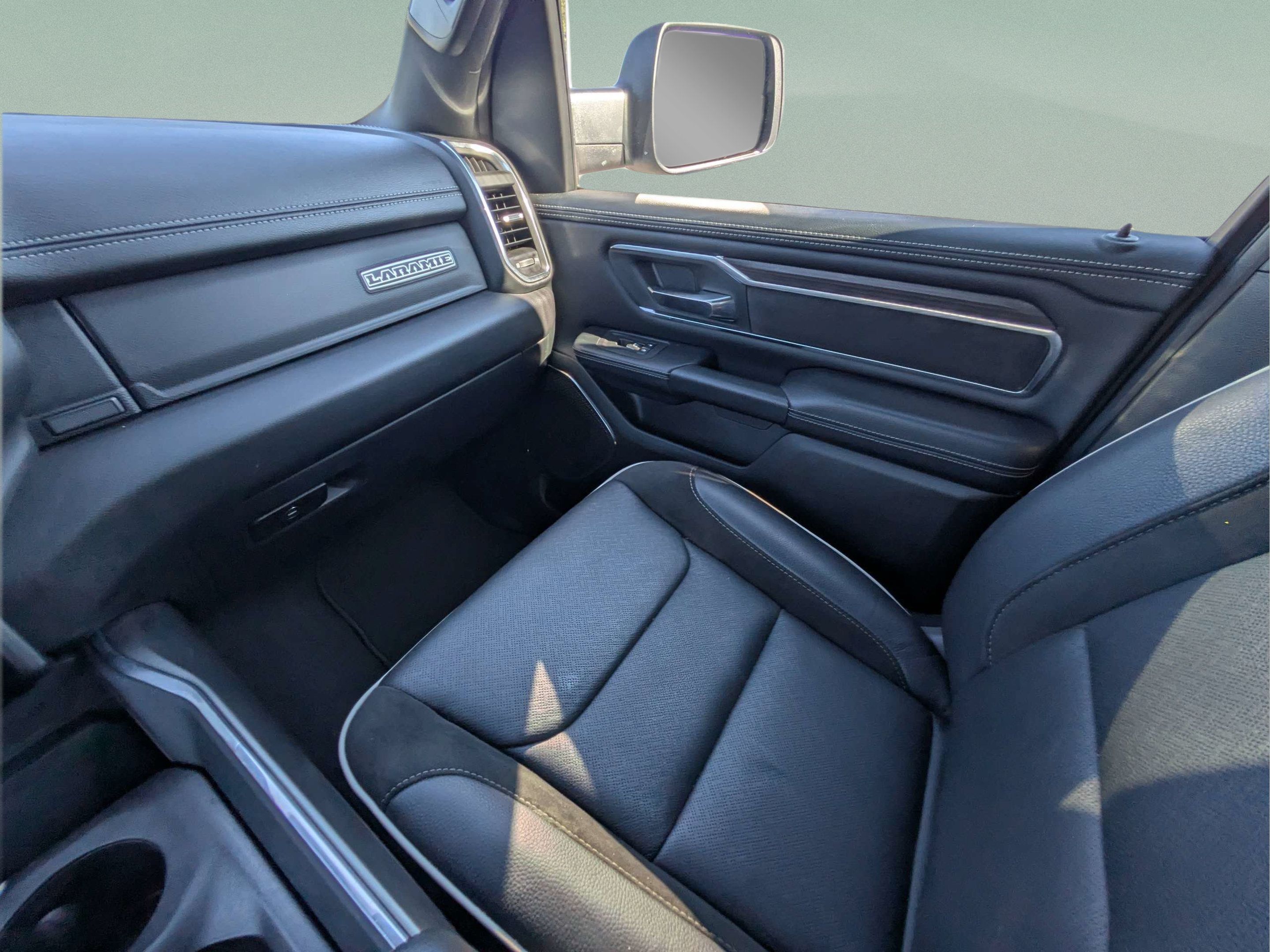 Used 2026 RAM 1500 Laramie AWD/4WD image 15