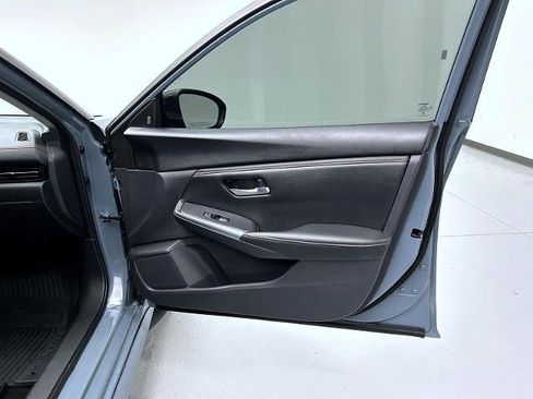 Certified 2024 Nissan Sentra SR FWD image 16