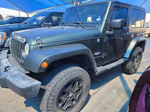 Used 2007 Jeep Wrangler Sahara w/ Dual Top Group AWD/4WD image 1