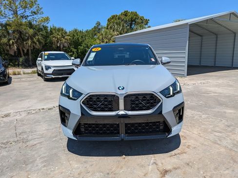 Used 2025 BMW X2 xDrive28i w/ M Sport Package AWD/4WD image 3