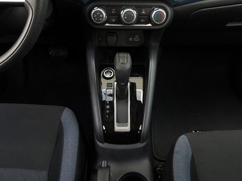 Used 2025 Nissan Versa SV FWD image 14