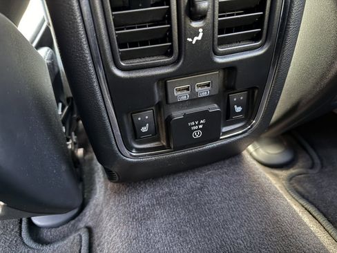 Used 2018 Jeep Grand Cherokee Overland image 35