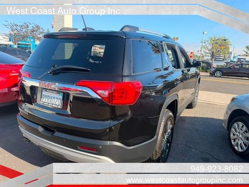 Used 2017 GMC Acadia SLT FWD image 4