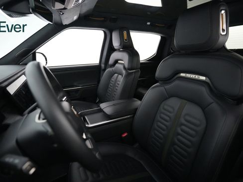 Used 2023 Rivian R1T Adventure image 4