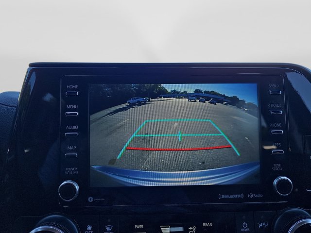 Used 2022 Toyota Highlander LE FWD image 25