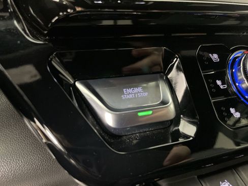 Used 2025 GMC Sierra 1500 AT4 w/ Technology Package image 17