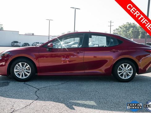 Used 2025 Toyota Camry LE FWD image 4