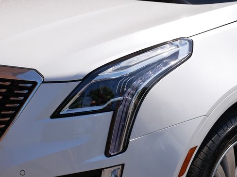 Certified 2024 Cadillac XT5 Premium Luxury w/ LPO, Floor Liner Package AWD/4WD image 5