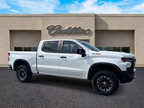 Used 2024 Chevrolet Silverado 1500 ZR2 w/ Technology Package AWD/4WD image 4