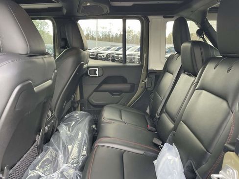 New 2026 Jeep Wrangler Unlimited Rubicon AWD/4WD image 19
