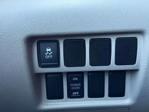 Used 2015 Nissan Quest SV image 20