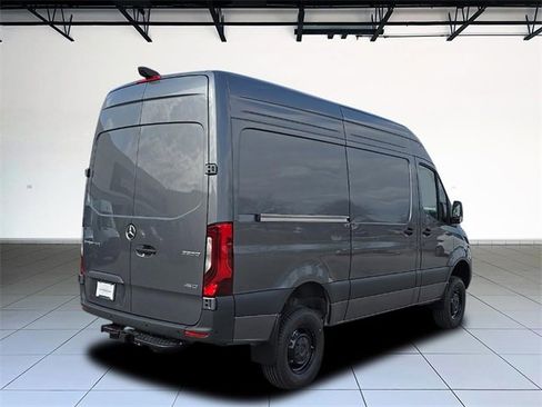 Used 2025 Mercedes-Benz Sprinter 2500 image 5
