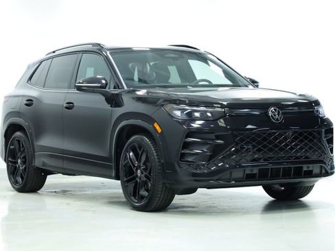 New 2026 Volkswagen Tiguan SE R-Line image 3