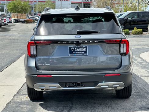 New 2026 Ford Explorer Active w/ Active Comfort Package RWD image 6