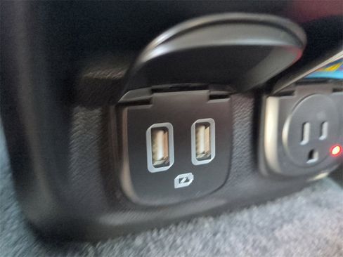 Used 2023 Genesis GV70 3.5T Sport w/ Sport Prestige Package image 17