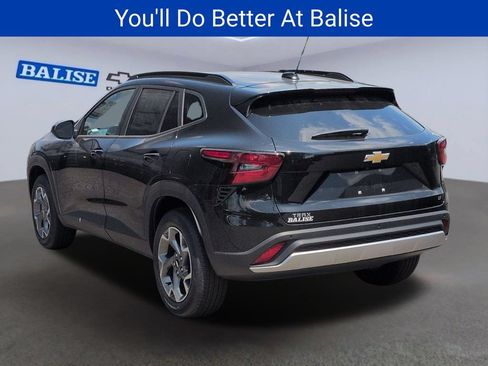 New 2026 Chevrolet Trax LT w/ Sunroof Package FWD image 5