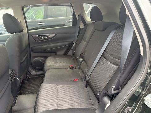 Used 2019 Nissan Rogue SV w/ Sun & Sound Touring Package AWD/4WD image 10