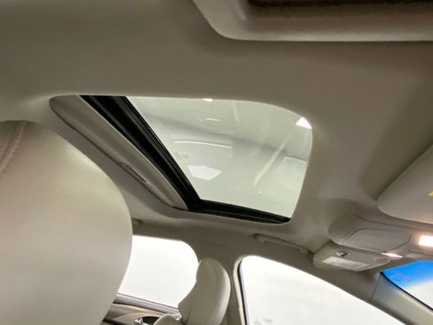 Used 2017 Lincoln MKZ Reserve image 24