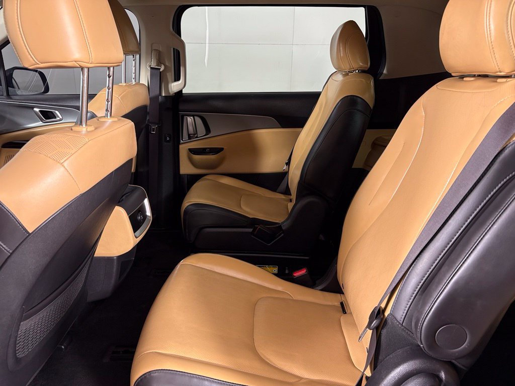 Used 2022 Kia Carnival LX FWD image 33