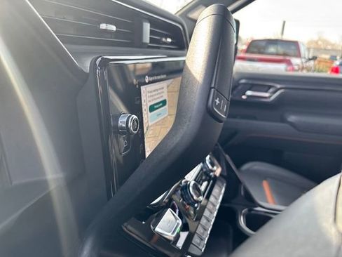 Used 2025 GMC Sierra 2500 AT4 image 27