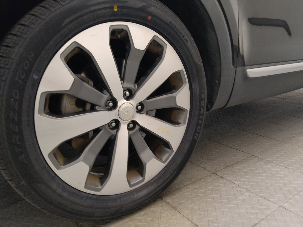 Used 2020 Kia Telluride S w/ S 8 Passenger Seating Package FWD image 31