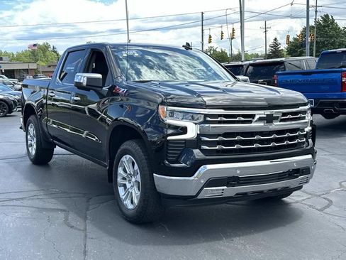 Used 2025 Chevrolet Silverado 1500 LTZ w/ LTZ Premium Package AWD/4WD image 2