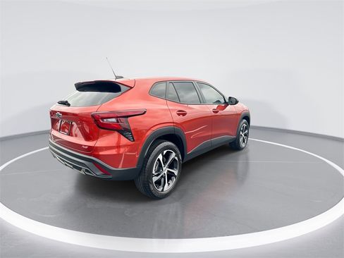 Used 2024 Chevrolet Trax RS w/ Driver Confidence Package image 8