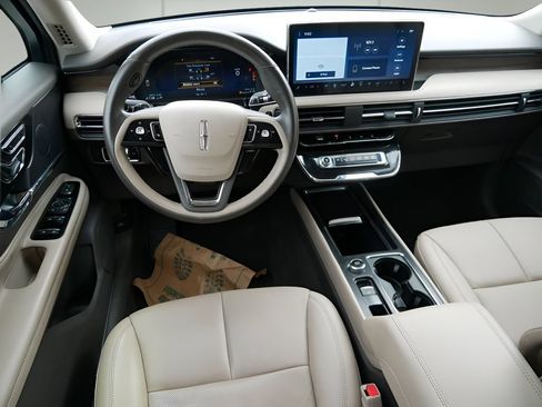 Used 2024 Lincoln Corsair Reserve FWD image 13