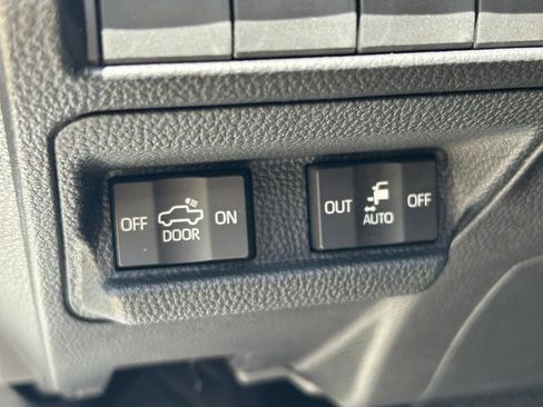 Used 2025 Toyota Tacoma Limited AWD/4WD image 26