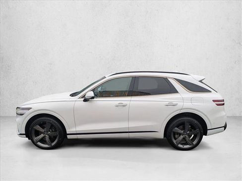 Used 2022 Genesis GV70 3.5T Sport w/ Sport Prestige Package image 9