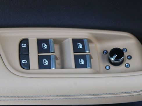 Used 2024 Audi Q8 Premium Plus image 21