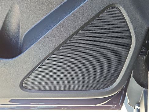 Used 2021 Chevrolet Equinox LT FWD image 23