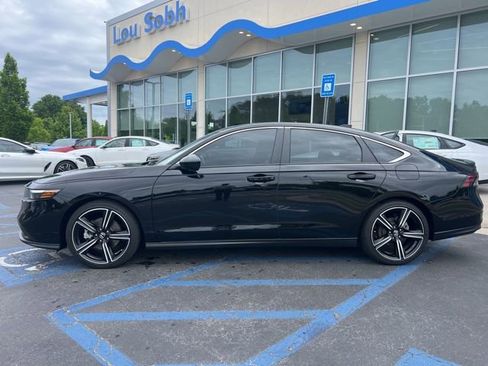 Used 2024 Honda Accord Sport image 12