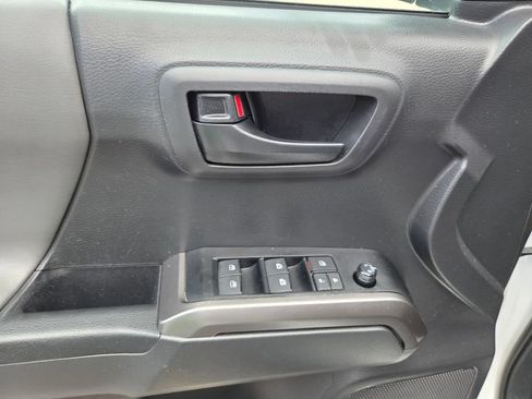 Used 2023 Toyota Tacoma SR5 w/ Technology Package RWD image 11