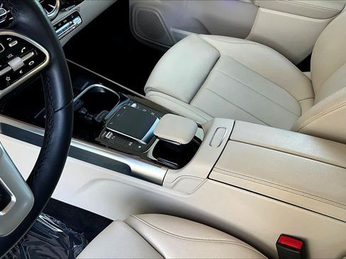 Used 2023 Mercedes-Benz GLB 250 image 16